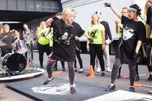 Jen Ray: Looks That Kill (Performance) - Exhibitions